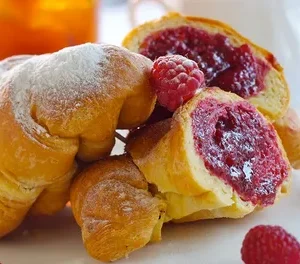 Raspberry Crossaint