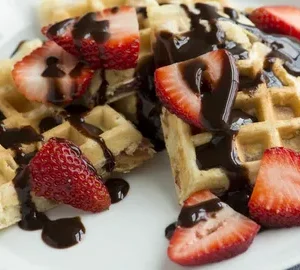 STRAWBERRY CHOCOLATE WAFFLE