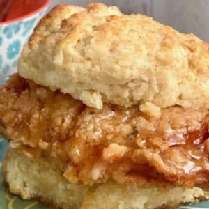 FRIED CHICKEN & BISCUITS