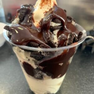 DELUXE SUNDAES
