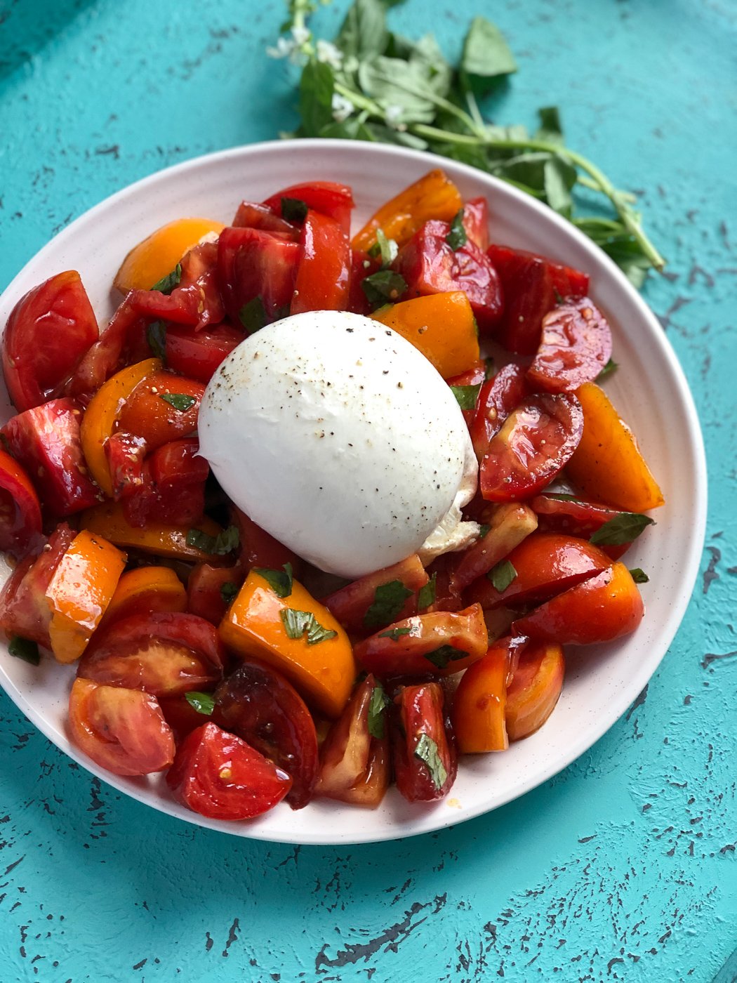 Burrata & Heirloom Tomatoes Salad