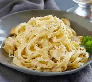 Fettuccine Alfredo